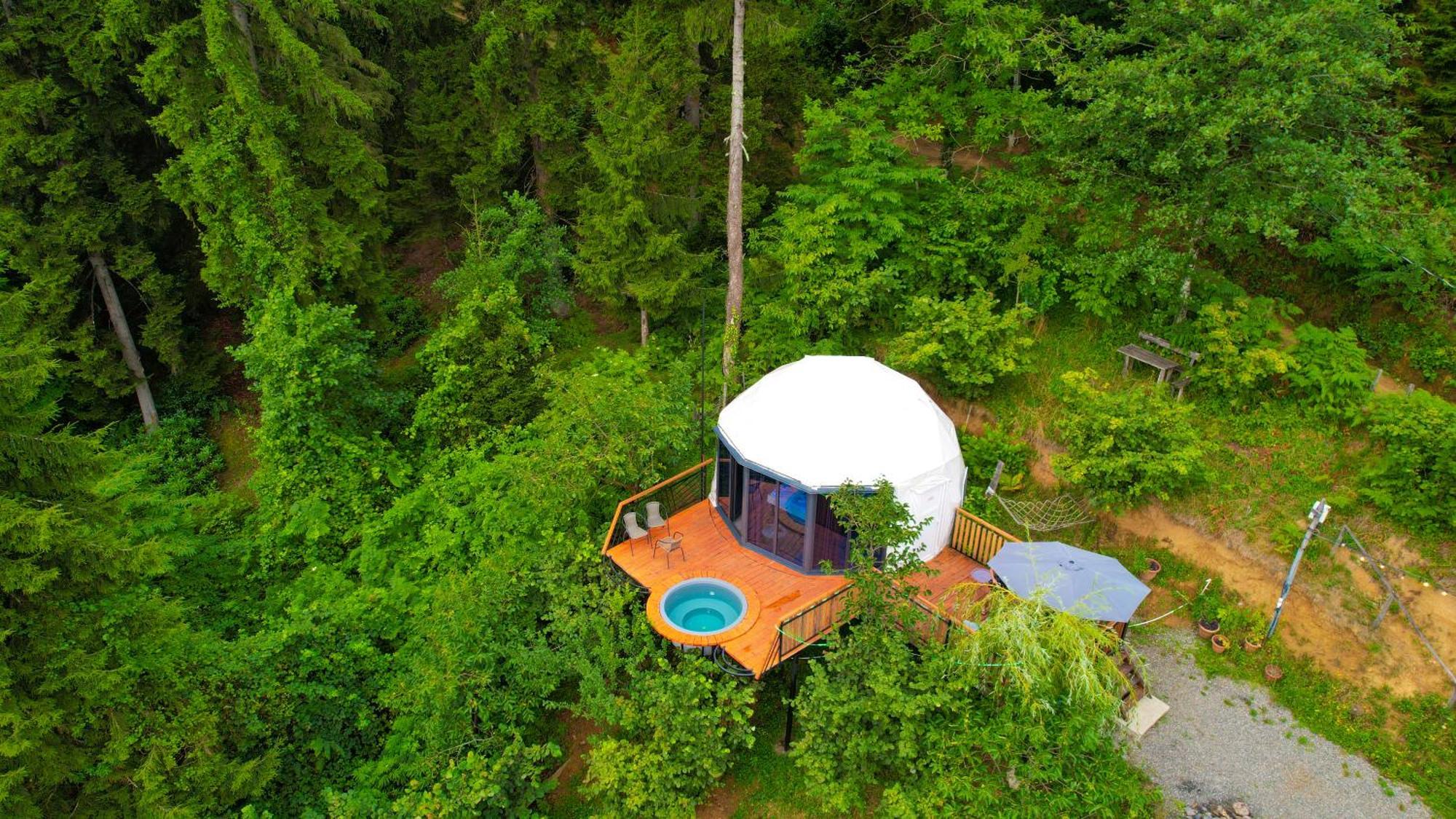 Ajara Glamping Kokotauri Luxury tent Keda